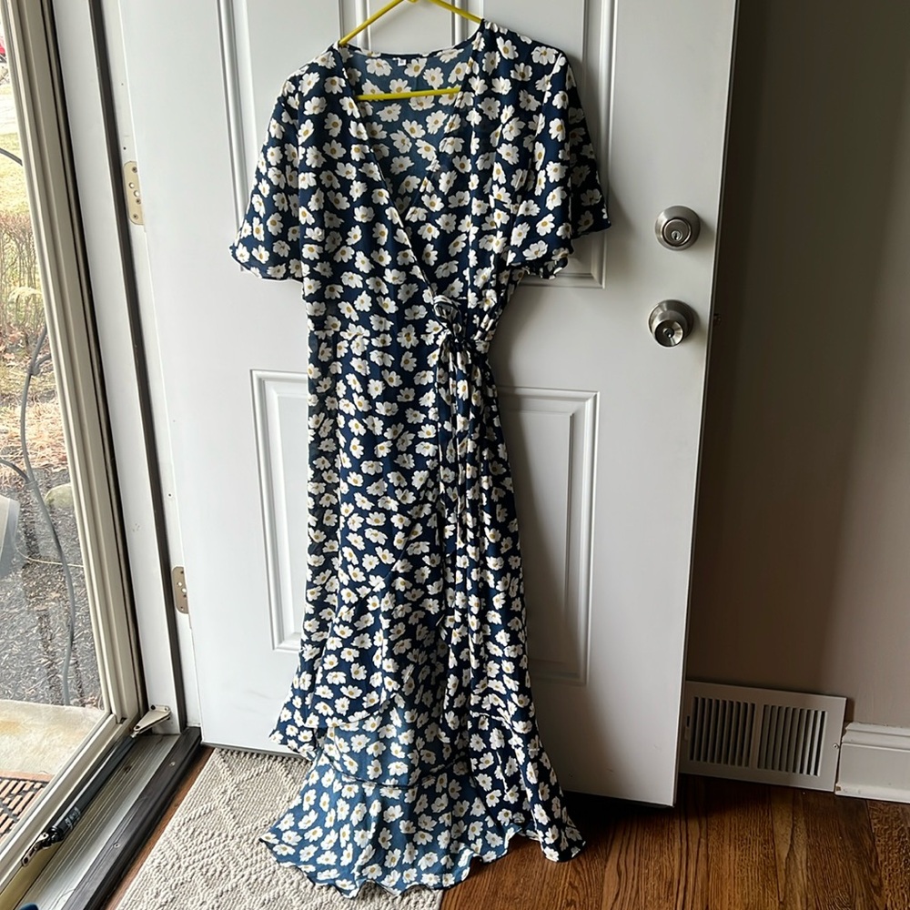 Spring/summer wrap dress blue/white/gold XL